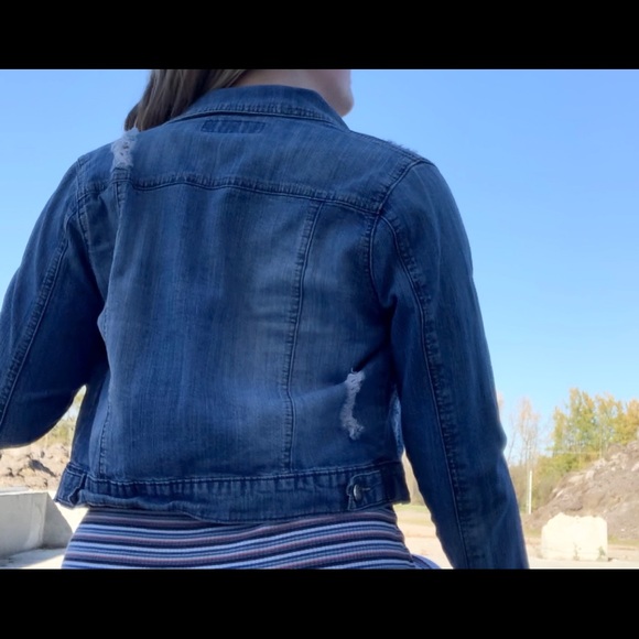 Cropped distressed Jean Jacket - Picture 2 of 4